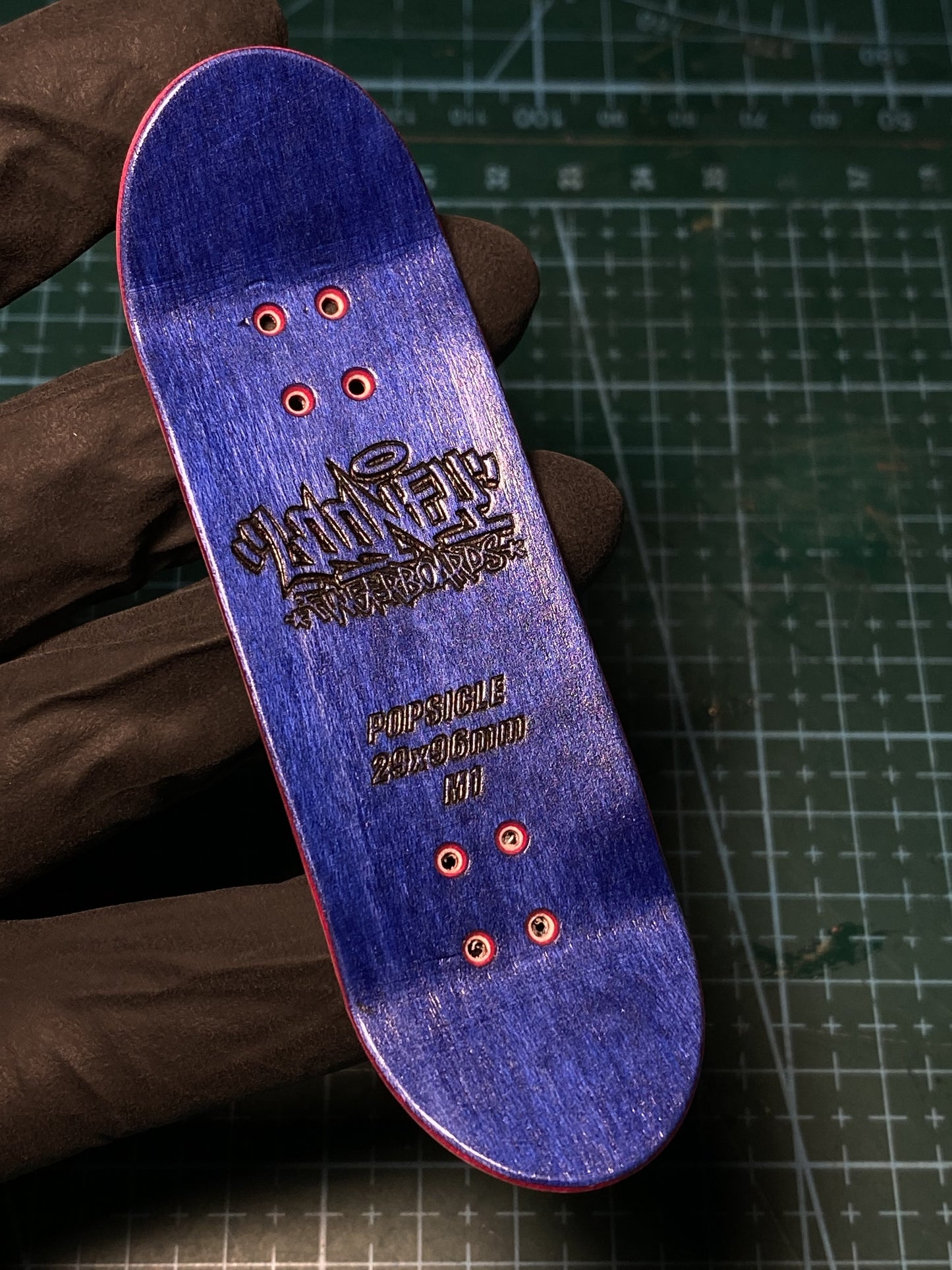 Big Brother is watching you! fingerskateboard, 29mm Popsicle