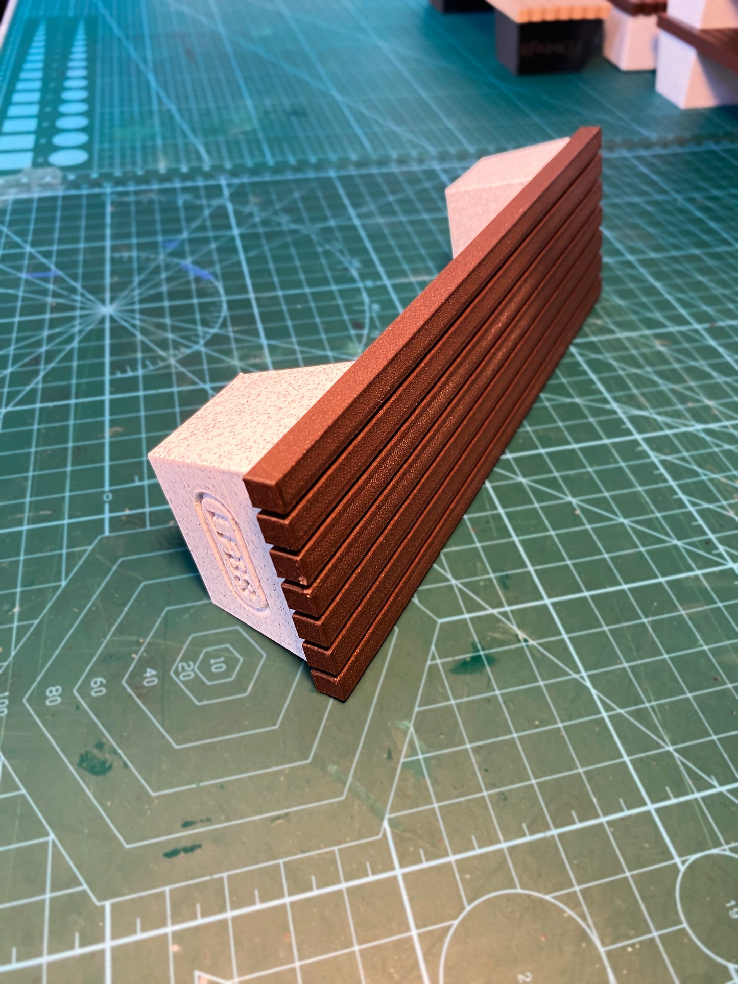 Fingerskateboard Park Bench V1, 3D printed urban park bench fingerboard ramp
