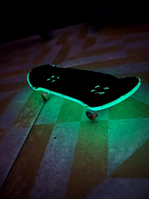 Glow-in-the-Dark Fingerboards 34 mm x 100 mm, fluorescent fingerboards pro