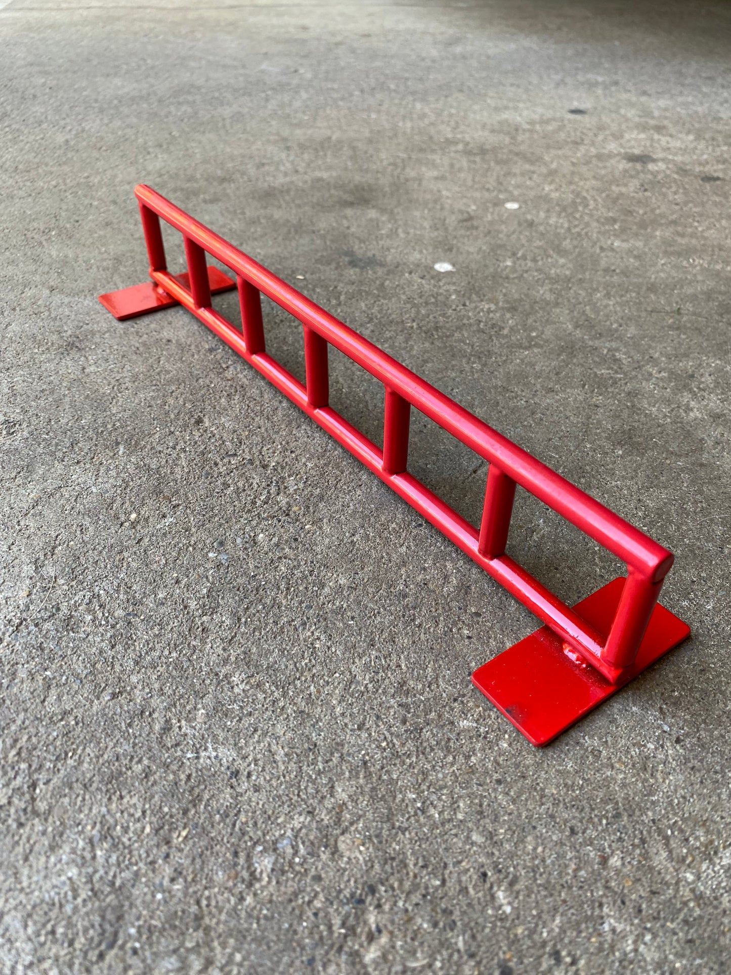 Fingerskateboard Flatrail, Round/Ladder