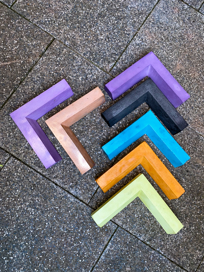 L-shaped concrete Ledge, fingerskateboard bank