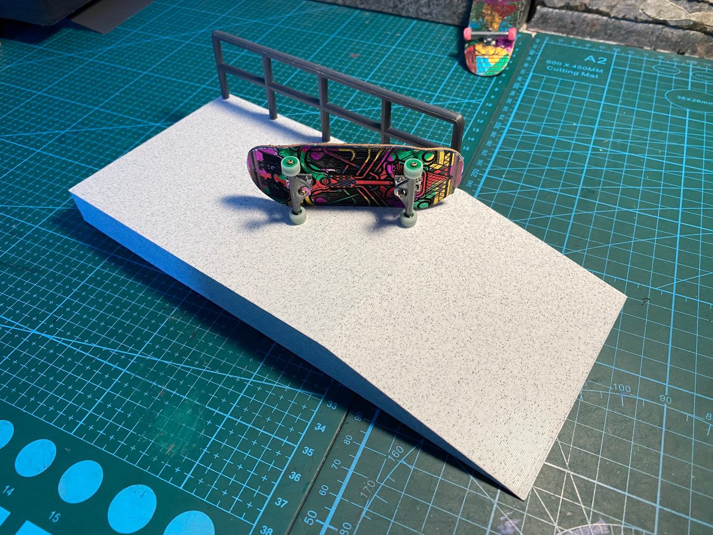 Kicker to Rail obstacle, 3D printed marble ramp fingerskateboard