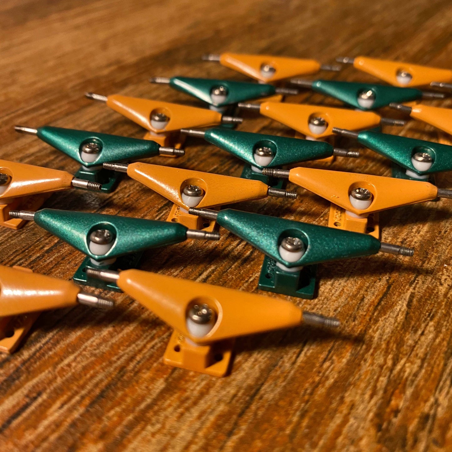 Eureka II trucks 34mm, fingerboard truck set