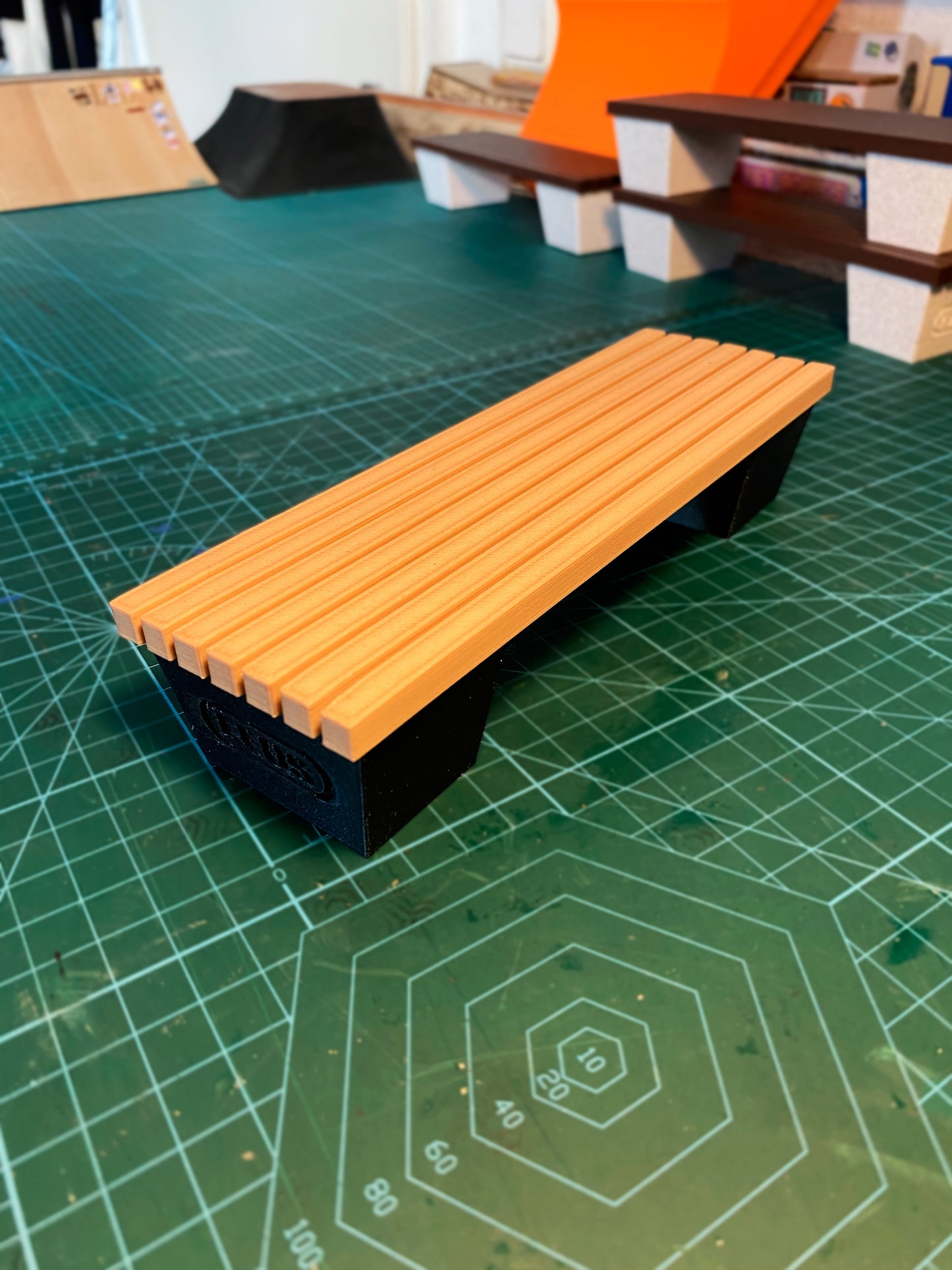 Fingerskateboard Park Bench V1, 3D printed urban park bench fingerboard ramp